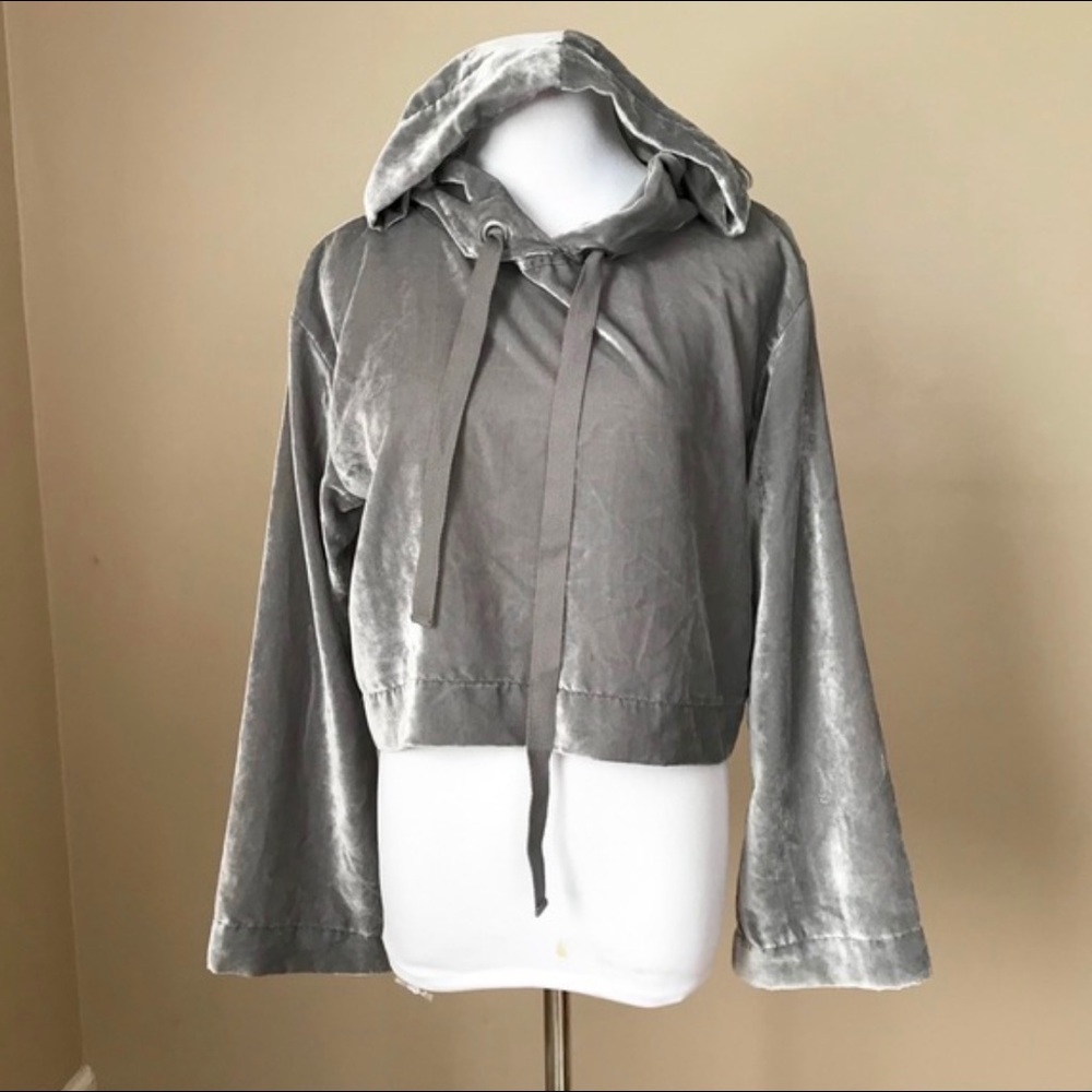 Cloth & Stone Gray Velour Cropped Hoodie